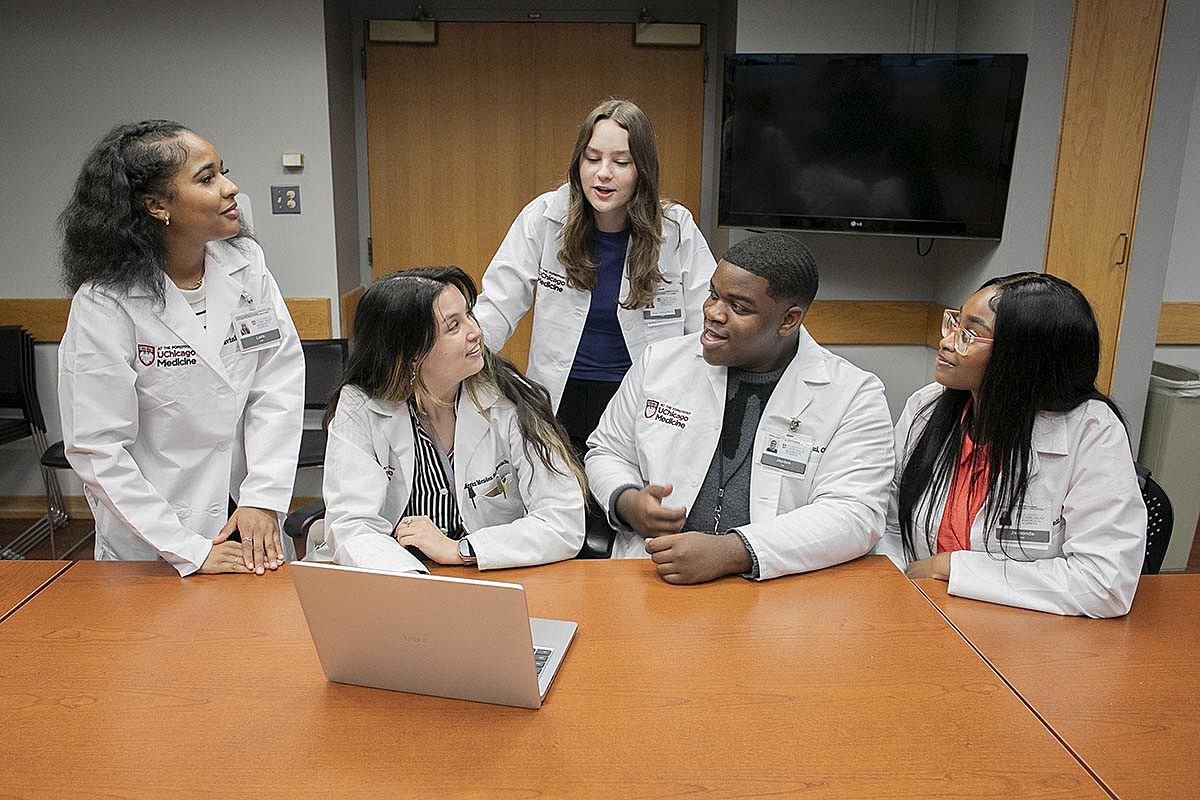 Lewis was one of six interns learning about cancer clinical research the UChicago Medicine