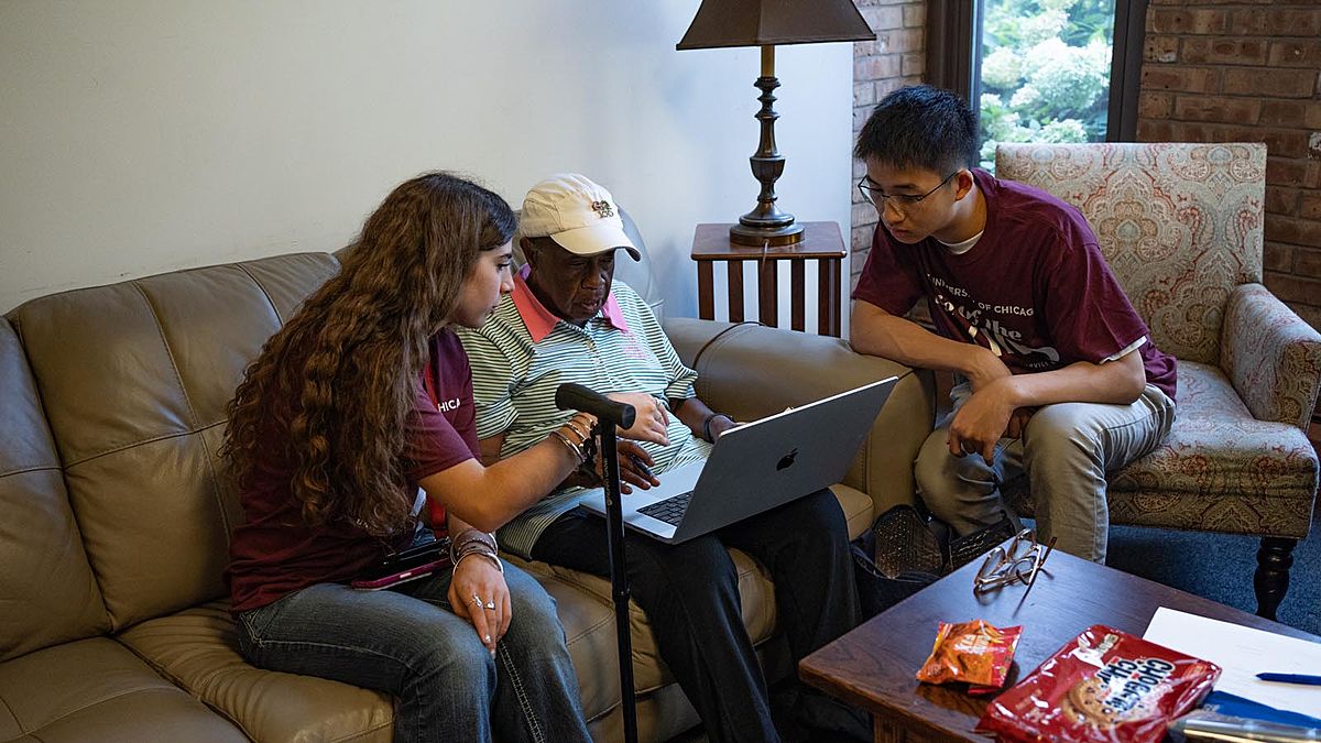 Students at Chicago Hyde Park Village offered tech assistance to older community members—helping them stay connected in an increasingly digital world.